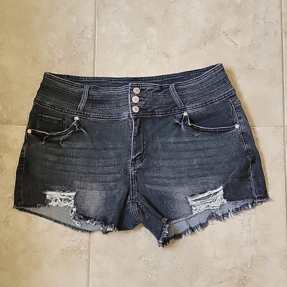 Black frayed shorts
